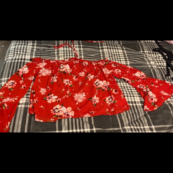 Off the shoulder red floral top - Picture 1 of 5